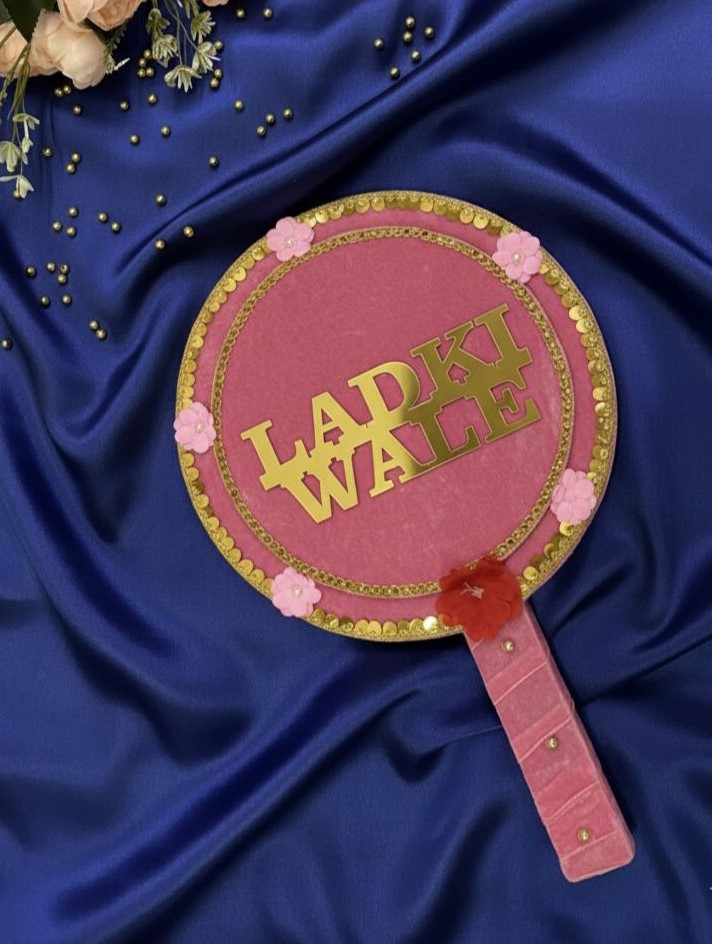 Elegant Ladki Wale Velvet Prop